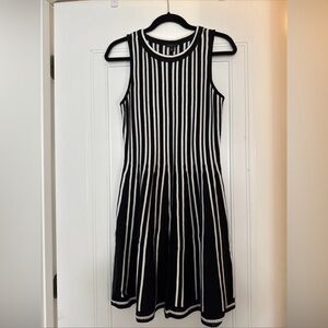 Ann Taylor Knit Sweater Tank Dress Sz XS Striped Sleeveless Pleated Black White